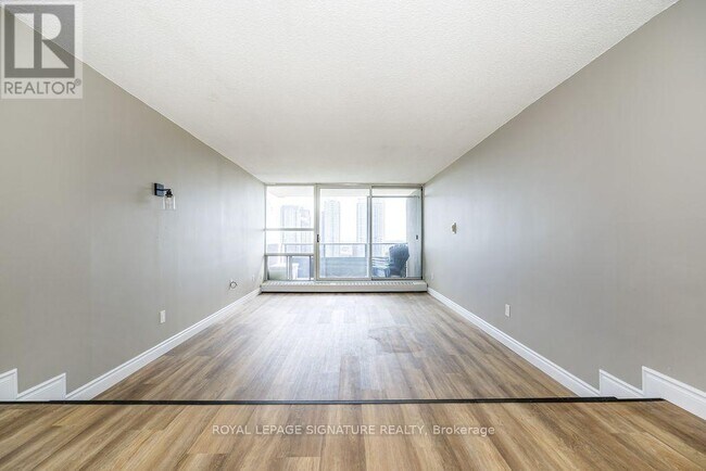 Photo du bâtiment - 4091 Sheppard Ave E