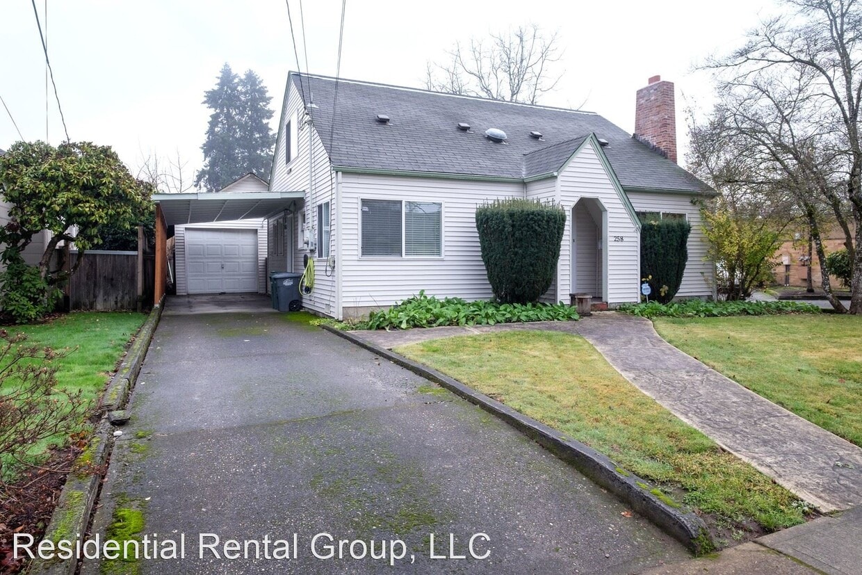 Primary Photo - 3 br, 2 bath House - 258 SE 5th Avenue
