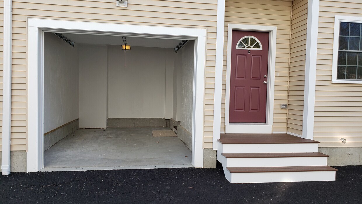 81 Narrow Ln Unit B, Lancaster, MA 01523 Condo for Rent in Lancaster