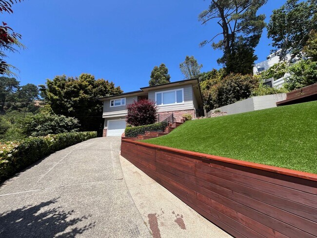 Foto del edificio - INCREDIBLE, MUST SEE MILL VALLEY THREE BED...