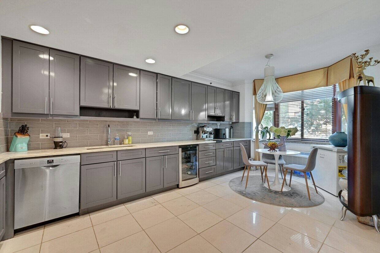 Photo - 100 Old Palisade Rd (Fort Lee, NJ)