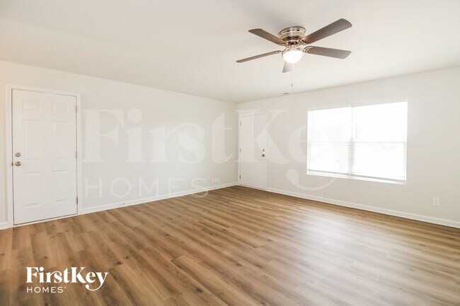 Foto del edificio - 718 Ferndale Blvd