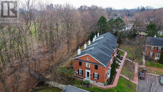 Photo du bâtiment - 2390 Woodward Ave