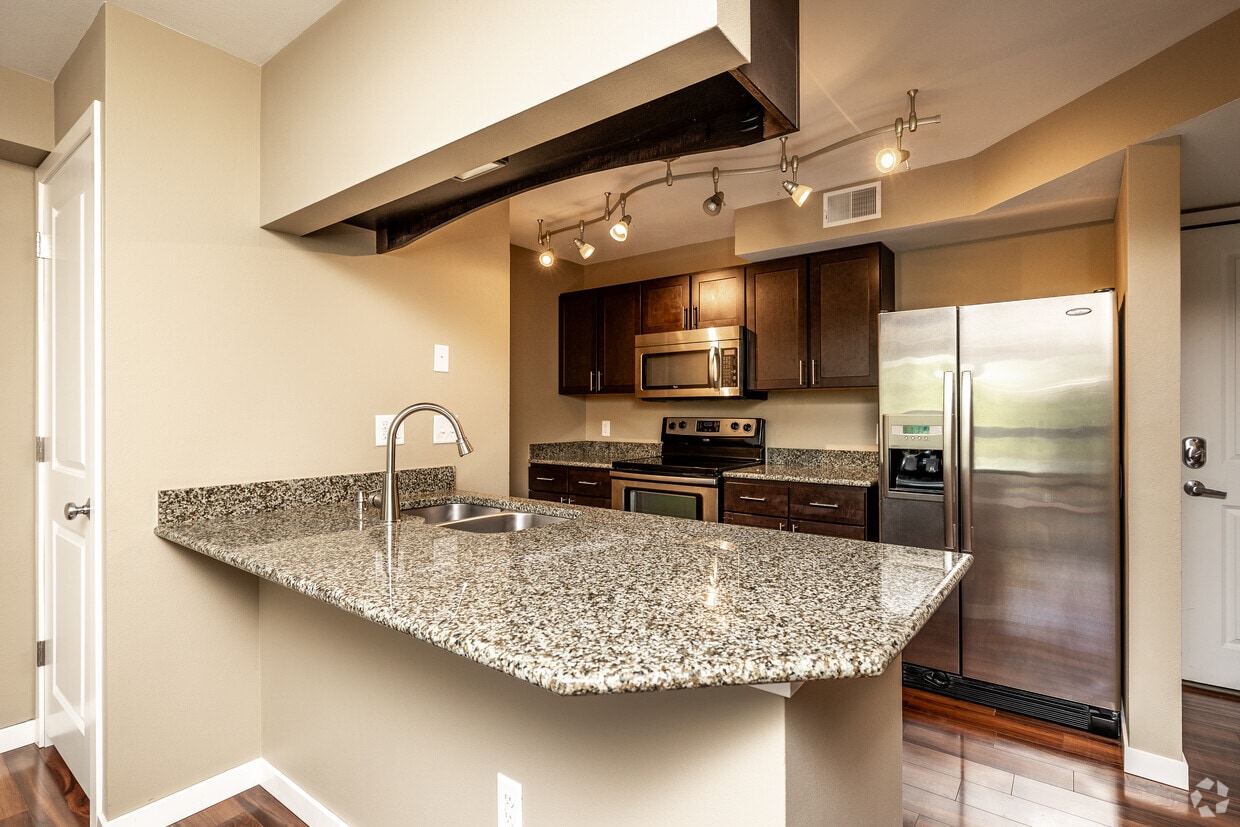 Primary Photo - Oakcrest Condominiums