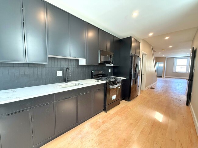 Foto del edificio - 2302 E Lehigh Ave