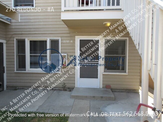 Building Photo - 1 bedroom in Triplex with Large Shared Yar...