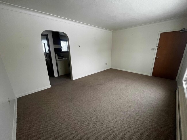 Building Photo - 465 Broadway St