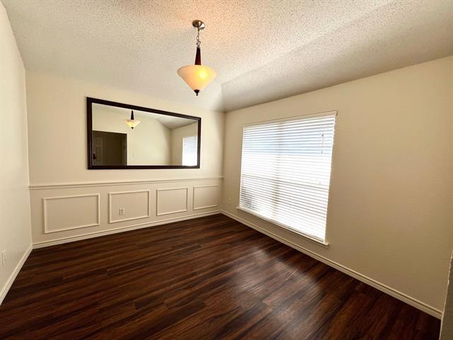 Building Photo - 1409 Pine Bluff Dr
