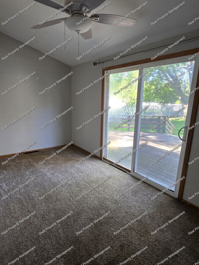 Building Photo - Two Bedroom Ranch
