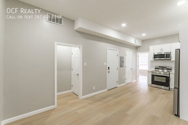 Foto del edificio - 2827 W Girard Ave