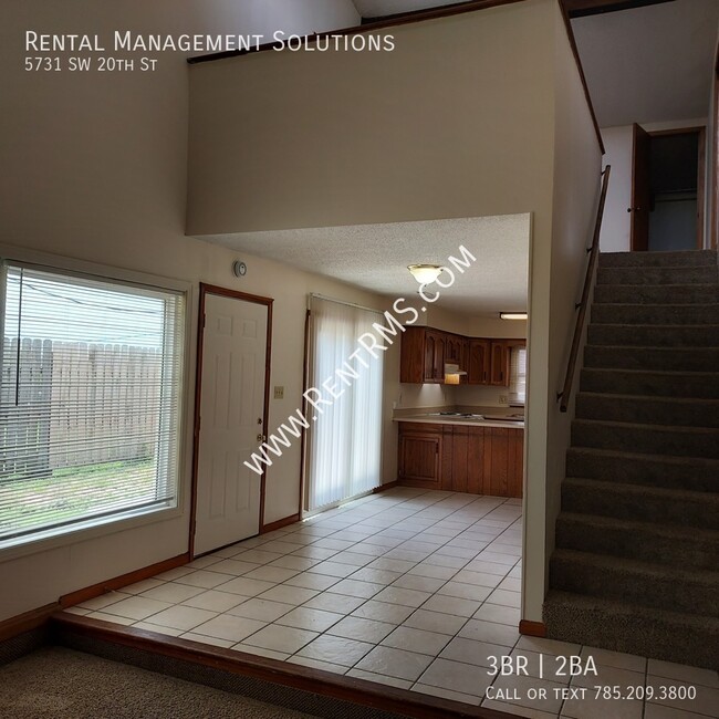 Building Photo - 5731 SW 20th St