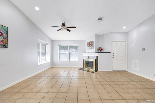 Building Photo - 6947 Sunshine Tree Dr
