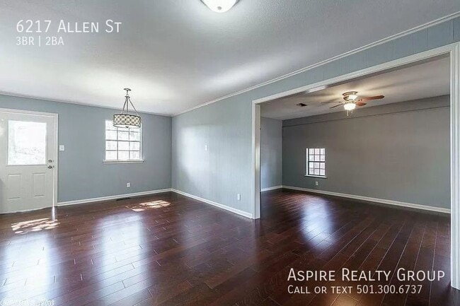 Building Photo - 6217 Allen St