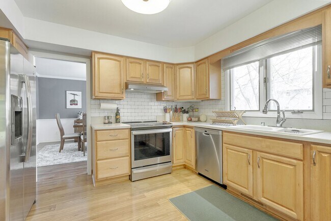 Foto del edificio - 313 Walnut Grove Dr