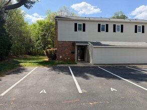 Building Photo - 5945 Quail Hollow Rd