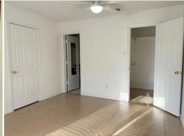 Building Photo - 720 Long Ct