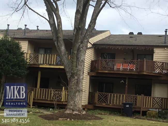 Building Photo - Beautiful Condo in Windward 3 Bedrooms and...