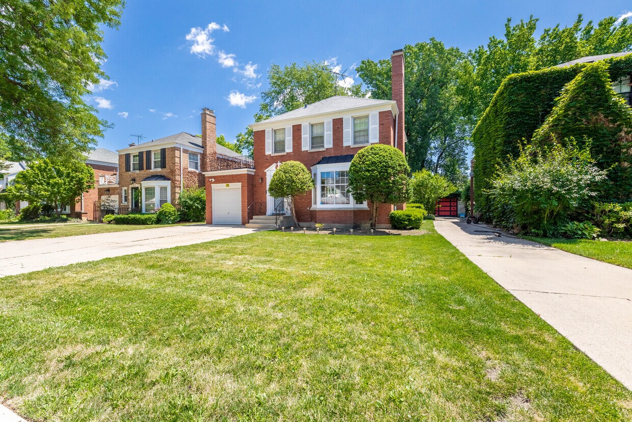 Foto principal - 6033 N Leader Ave