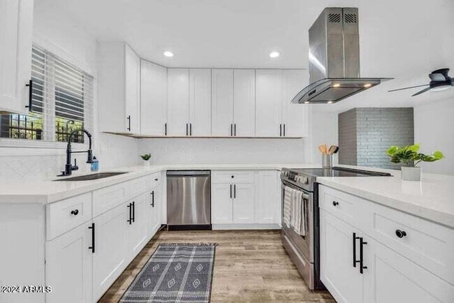 Foto del edificio - 1734 E Laguna Dr