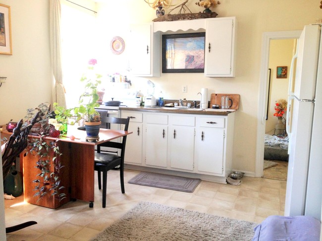 Kitchen - 111 Delaware Rd