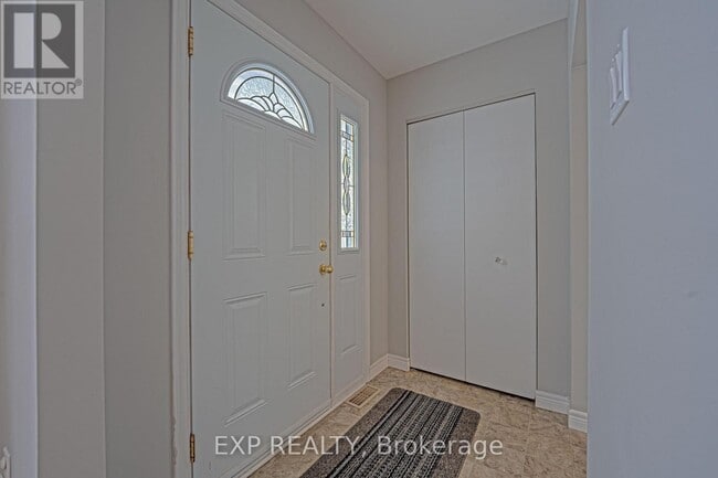 Photo du bâtiment - 60 Witty Ave