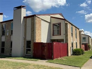 Building Photo - 919 S Weatherred Dr