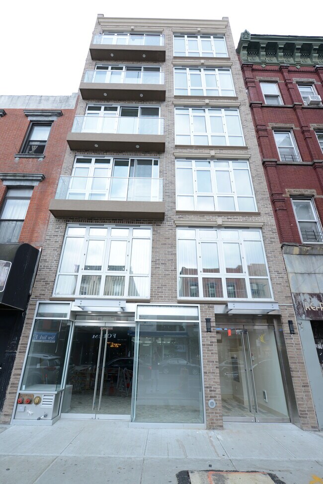 Building Photo - 710 Grand St