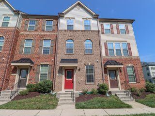 Foto principal - 7721 Duncannon Ln