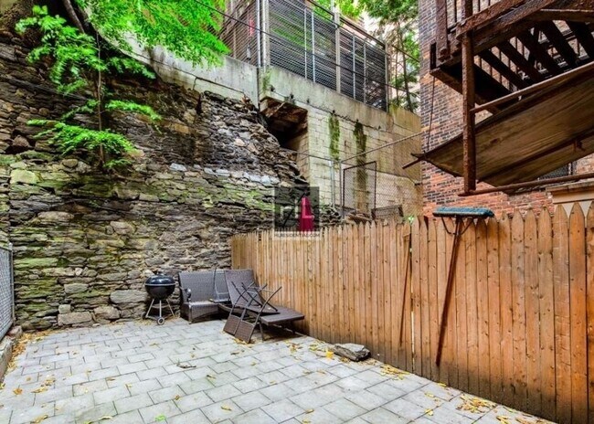 Building Photo - W 97TH ST.