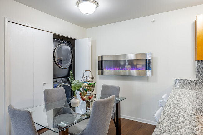 2BD, 1BA - 950SF - Dining Room - Withington Apartments*