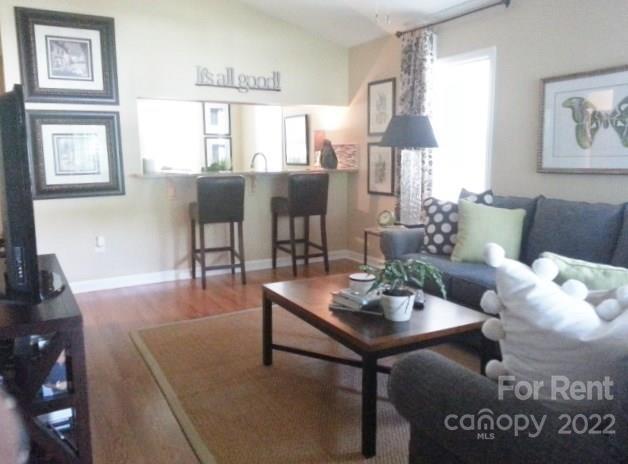 Foto del edificio - 2798 Woodridge Dr