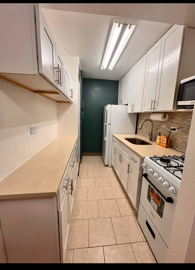 Foto del edificio - 84-10 153rd Ave