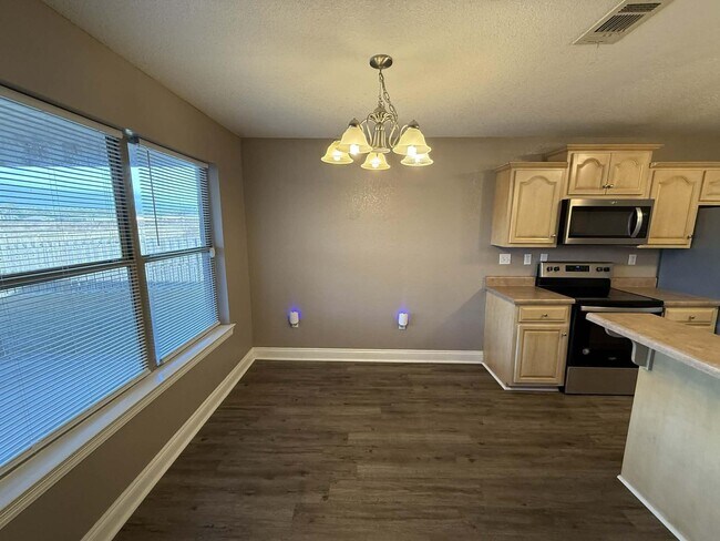 Foto del edificio - 8132 8th St