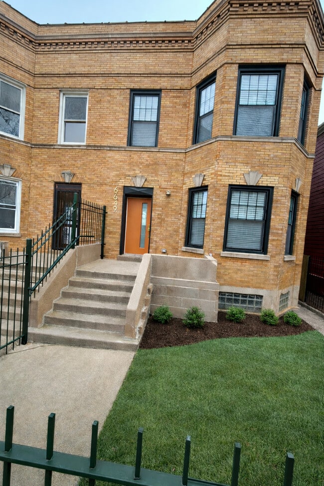 Building Photo - 6649 S Woodlawn Ave