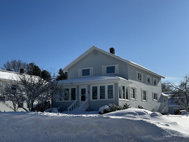 Foto del edificio - 321 W Mcmillan Ave