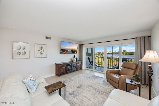 Foto del edificio - 309 Goodlette-Frank Rd