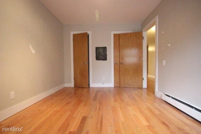Building Photo - 286 Eldert St