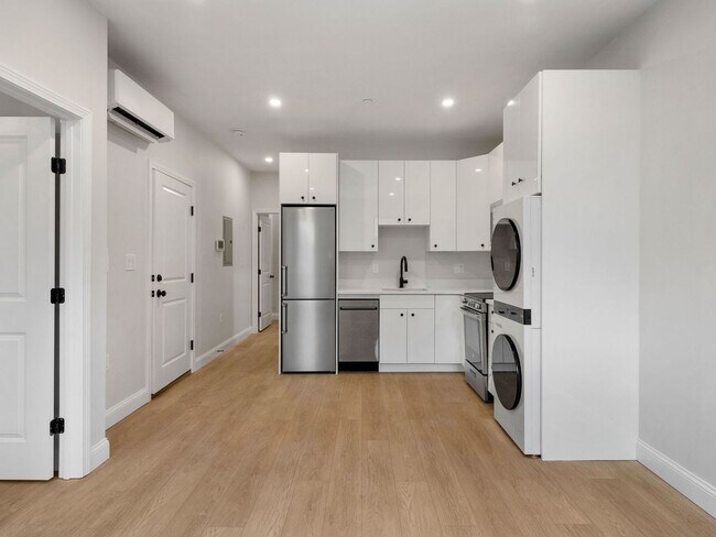 Foto del edificio - Renovated 2 Bed in the Heart of the North End | In-Unit Laundry | Pet Friendly | 9/1