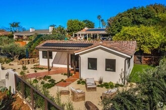 Building Photo - 2087 Via Ladeta