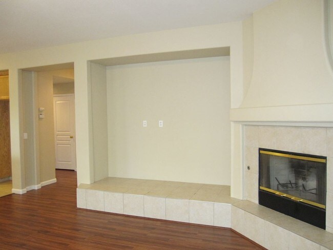 Building Photo - 5762 Westchester Cir