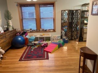 Foto del edificio - 2452 N Linden Pl