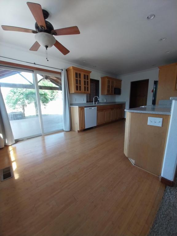 Foto del edificio - 1396 Shady Ln