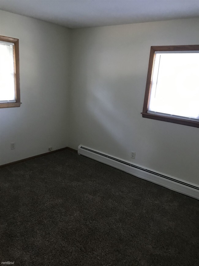 Building Photo - 3 br, 1 bath  - 1313 14th St S