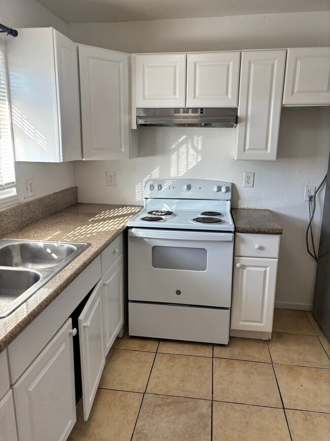 Foto del edificio - 1644 Cadillac Ln