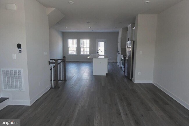 Building Photo - 14032 Sunrise Valley Dr