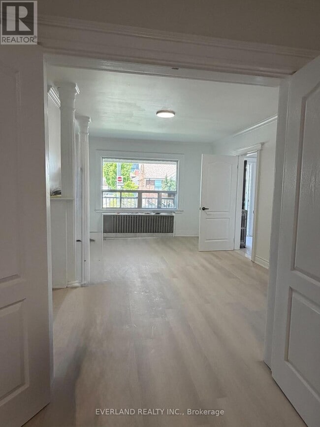 Building Photo - 247 Belgravia Ave