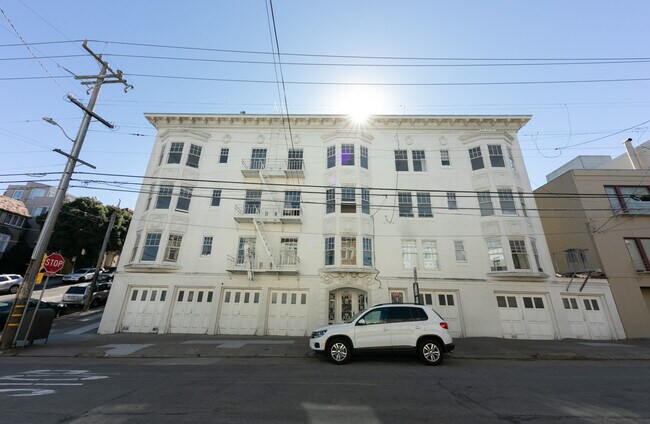 Building Photo - 2601 Greenwich St