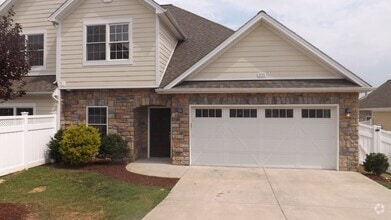 Building Photo - 221 Craigmore Dr
