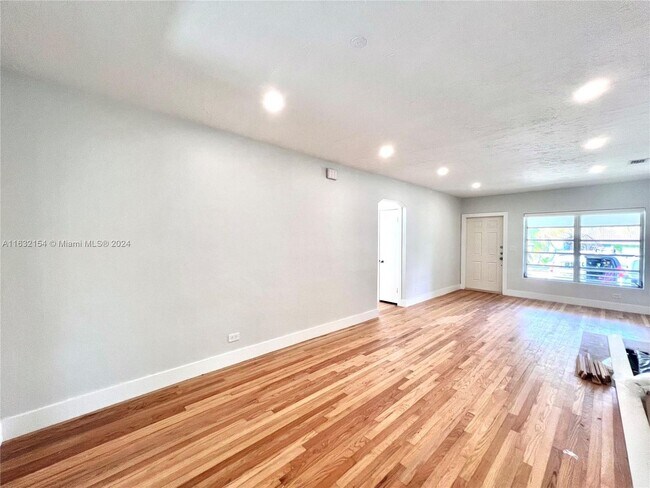 Foto del edificio - 2245 SW 25th Ter