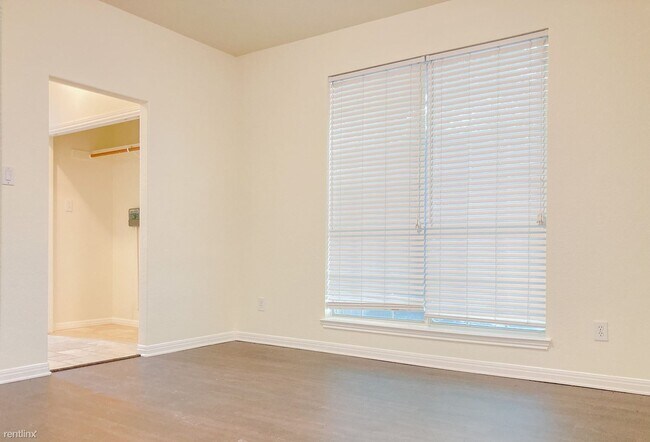 Foto del edificio - 3 br, 2.5 bath House - 2423 Falcon Dr